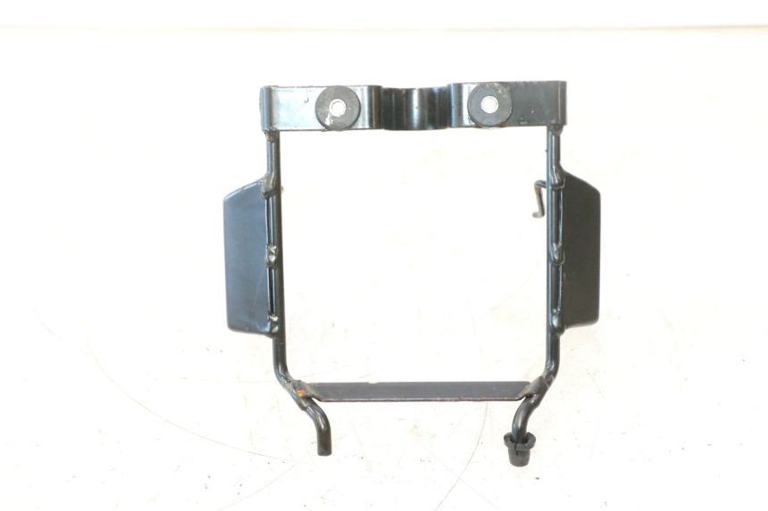 photo de HEADLIGHT BRACKET DAELIM VJ ROADWIN 125 (2004 - 2007) - Component detail