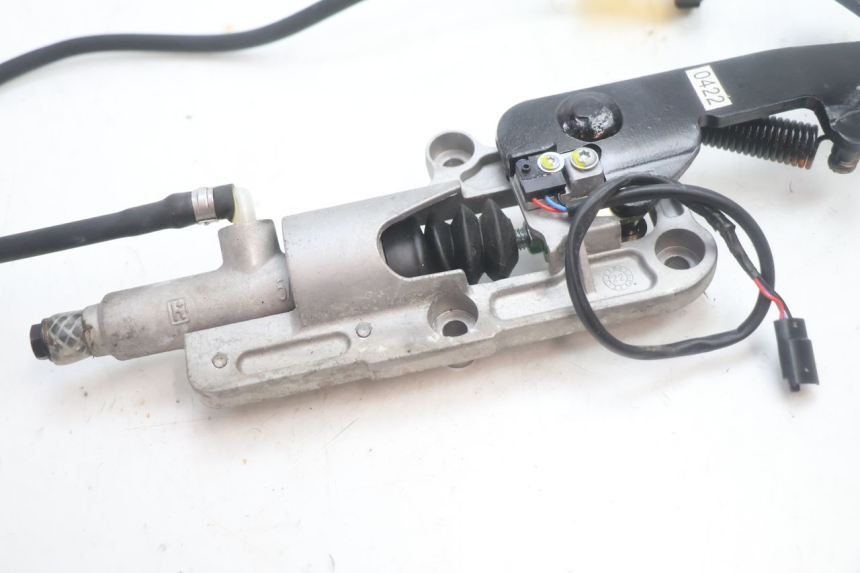 photo de BRAKE PEDAL PIAGGIO MP3 HPE 530 (2022 - 2026) - Surface and material condition