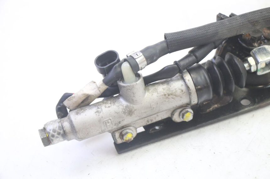 photo de BRAKE PEDAL PIAGGIO MP3 RL 250 (2006 - 2010) - Component detail