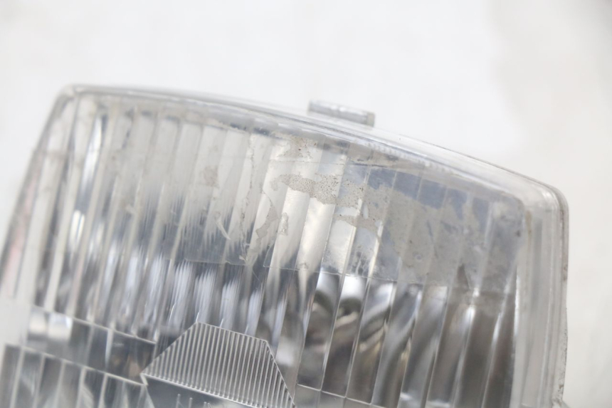 photo de FRONT HEADLIGHT PEUGEOT 103 VOGUE VS2 50 (2004 - 2017) - Zoom on usage condition