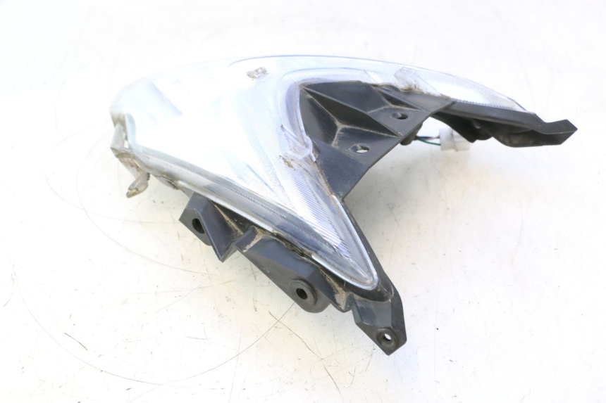 photo de HEADLIGHT KYMCO AGILITY 16+ 4T 50 (2018 - 2023) - Technical close-up