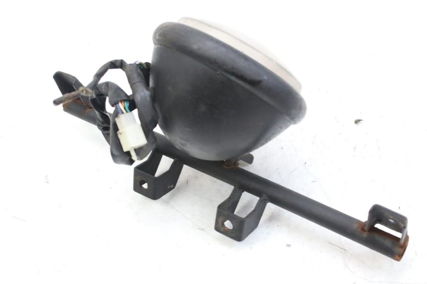 photo de FRONT HEADLIGHT KYMCO AGILITY 4T 50 (2005 - 2018) - Zoom on usage condition