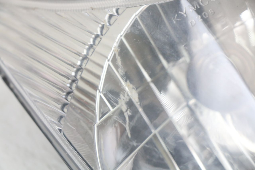 photo de FRONT HEADLIGHT KYMCO AGILITY 4T 50 (2018 - 2022) - Zoom on usage condition
