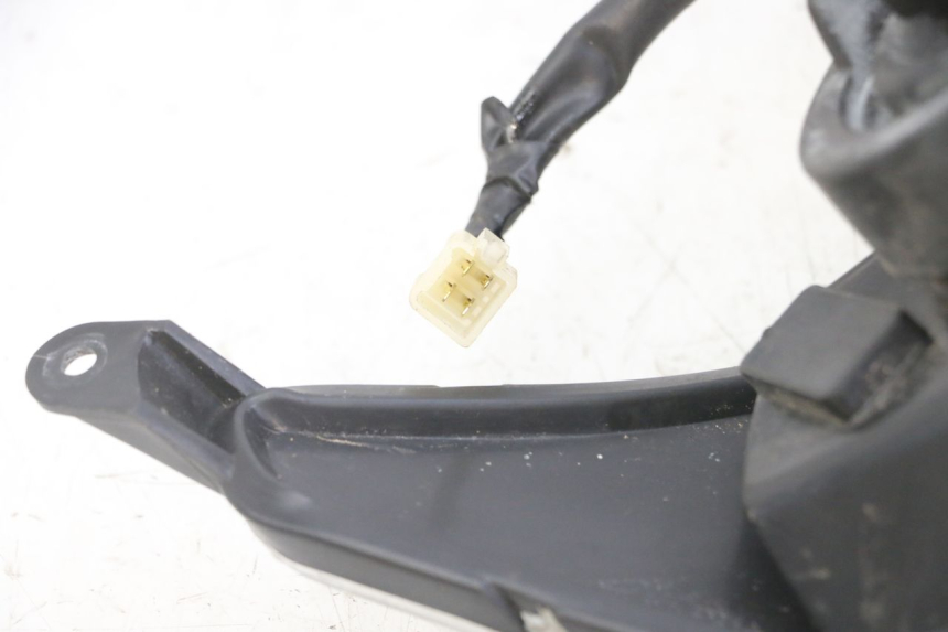 photo de FRONT HEADLIGHT KYMCO AGILITY 4T 50 (2005 - 2018) - Zoom on usage condition