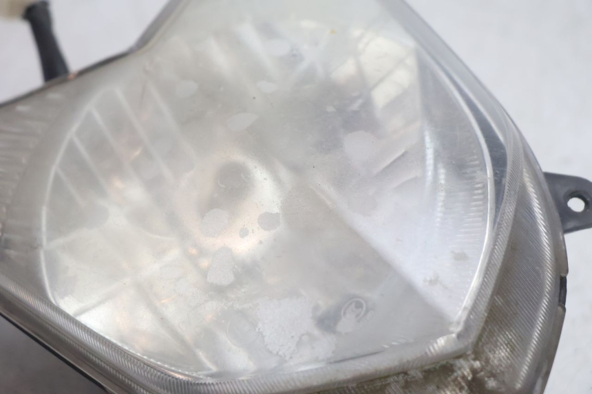 photo de FRONT HEADLIGHT KYMCO AGILITY 4T 50 (2018 - 2022) - Technical close-up