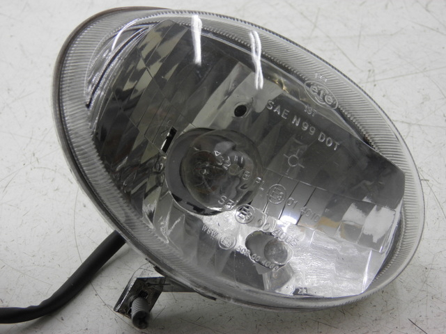 photo de FRONT HEADLIGHT APRILIA SCARABEO 100 (2003 - 2012) - Alternative perspective