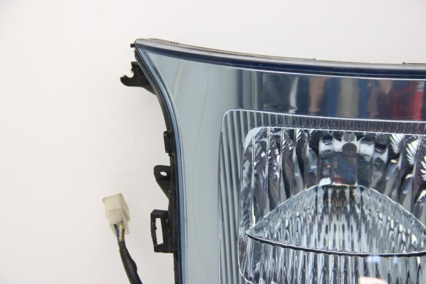photo de FRONT HEADLIGHT ECCITY ARTELEC 670 1 (2013 - 2017) - Technical close-up