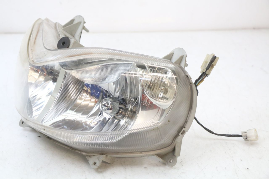 photo de FRONT HEADLIGHT SUZUKI BURGMAN 125 (2007 - 2014) - Zoom on usage condition
