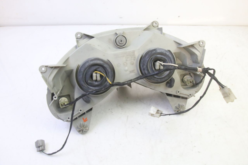 photo de FRONT HEADLIGHT SUZUKI BURGMAN 125 (2007 - 2014) - Fixing points details