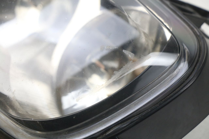 photo de FRONT HEADLIGHT YAMAHA BW'S 50 (2004 - 2017) - Surface and material condition