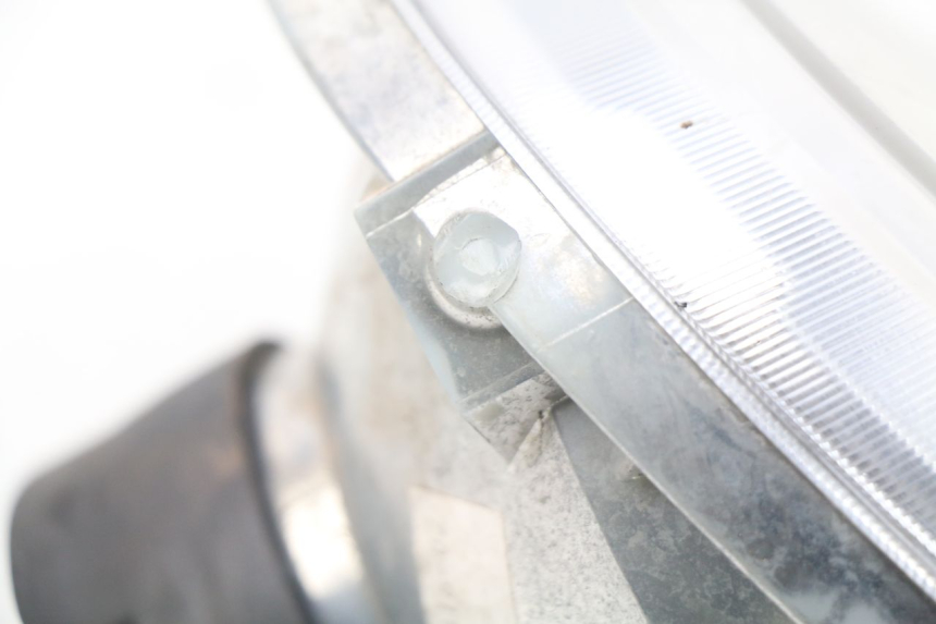 photo de FRONT HEADLIGHT YAMAHA BW'S BWS 125 (2010 - 2013) - Fixing points details