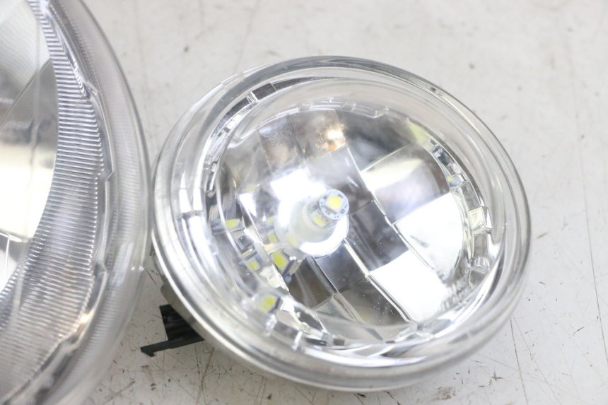 photo de FRONT HEADLIGHT YAMAHA BW'S BWS 125 (2010 - 2013) - Product overview