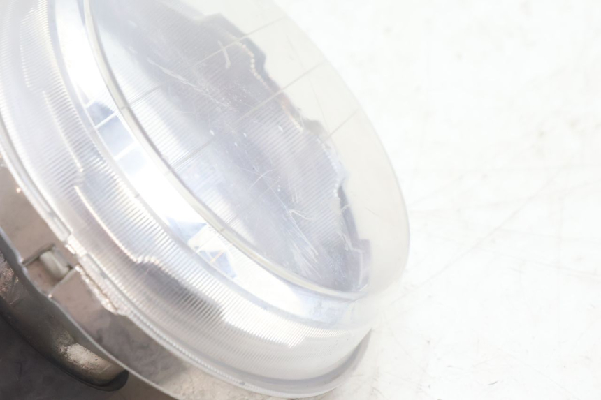 photo de FRONT HEADLIGHT YAMAHA BW'S BWS 125 (2010 - 2013) - Zoom on usage condition