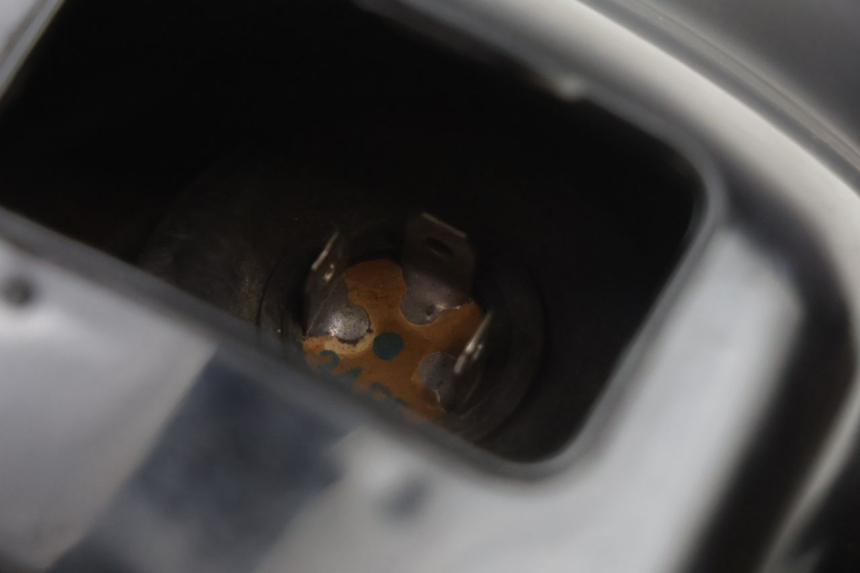 photo de HEADLIGHT HONDA CB TWO FIFTY 250 (1991 - 2002) - High-resolution close-up