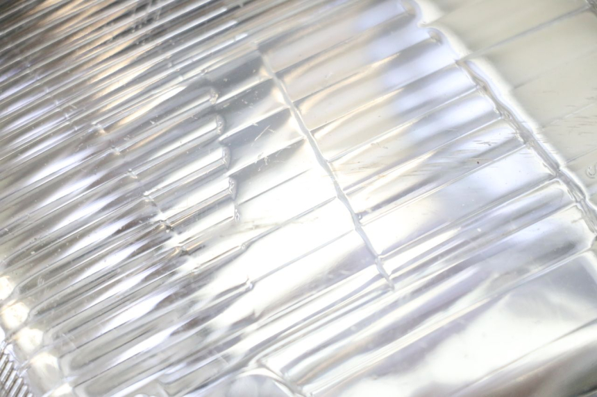 photo de HEADLIGHT HONDA CBR F SC25 1000 (1989 - 1992) - Alternative perspective