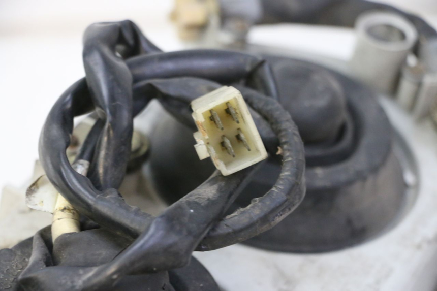 photo de HEADLIGHT HONDA CBR F SC25 1000 (1989 - 1992) - Fixing points details