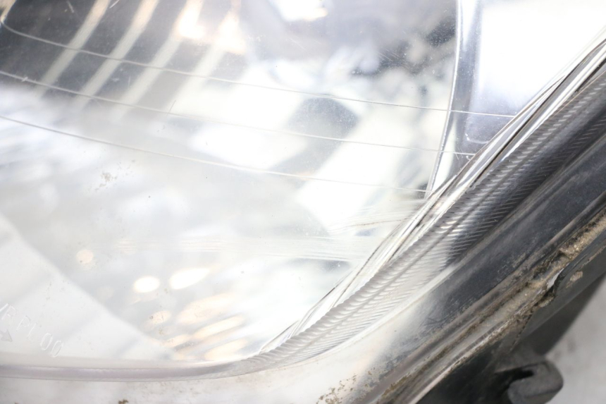 photo de FRONT HEADLIGHT YAMAHA CYGNUS X 125 (2004 - 2007) - Surface and material condition
