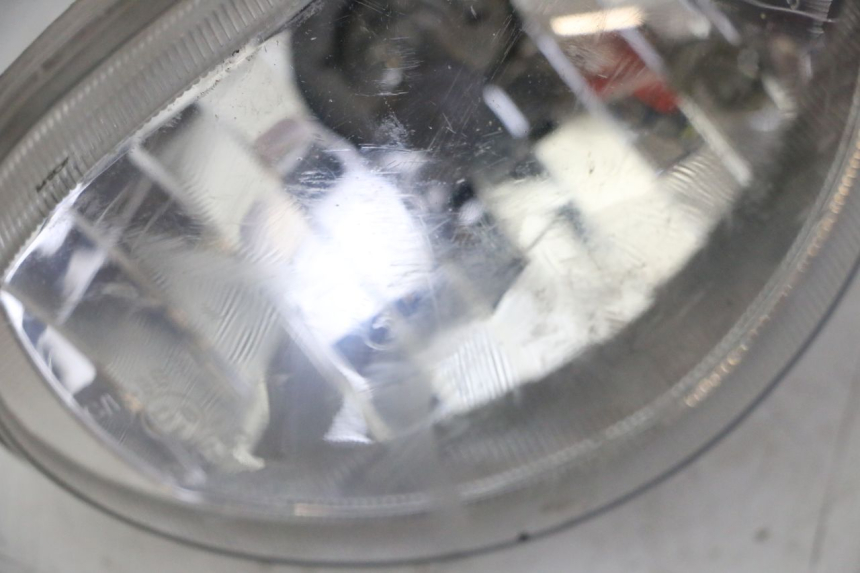 photo de HEADLIGHT DAELIM BESBI 125 (2007 - 2008) - Zoom on usage condition