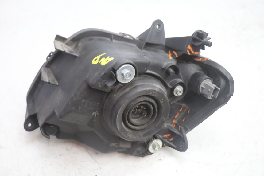 photo de RIGHT HEADLIGHT SUZUKI BURGMAN EXECUTIVE ABS 650 (2006 - 2012) - Fixing points details