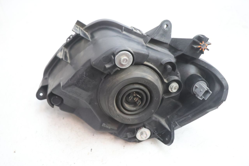 photo de RIGHT HEADLIGHT SUZUKI BURGMAN EXECUTIVE ABS 650 (2006 - 2012) - Technical close-up