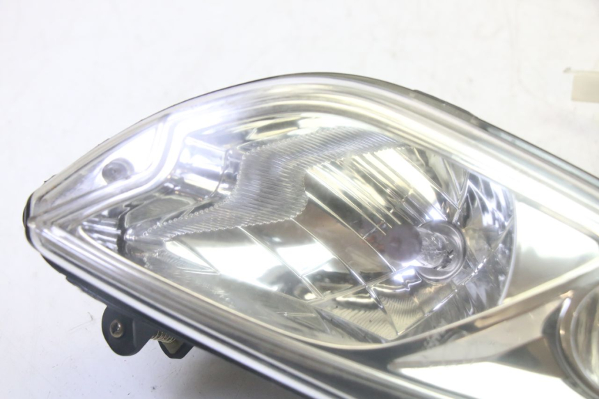 photo de RIGHT FRONT HEADLIGHT PEUGEOT CITYSTAR 50 (2013 - 2017) - Component detail