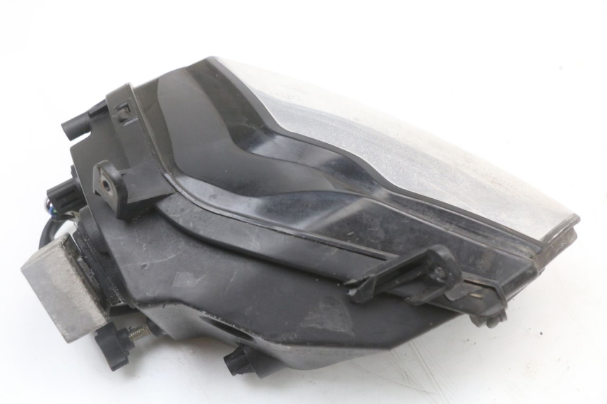 photo de RIGHT HEADLIGHT LONGJIA EASY MAX 125 (2020 - 2024) - Zoom on usage condition