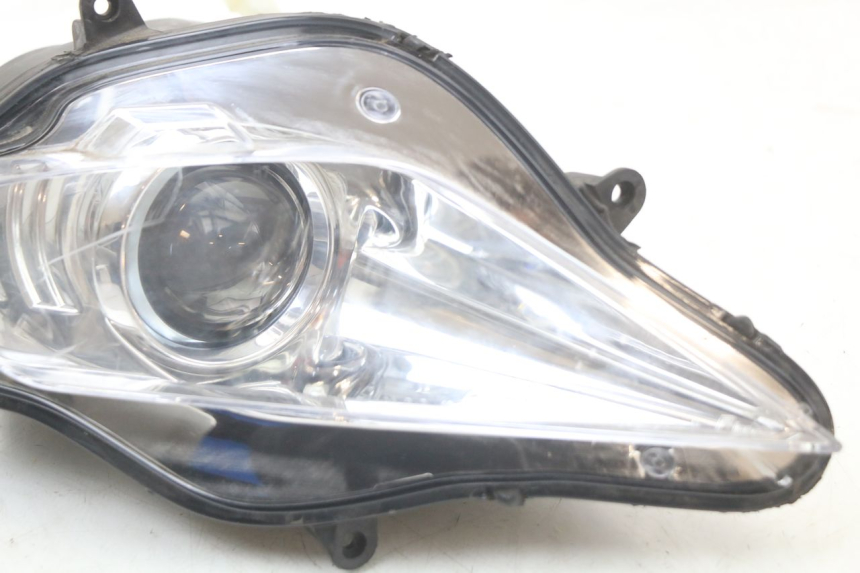 photo de RIGHT HEADLIGHT PEUGEOT GEOPOLIS RS 125 (2007 - 2009) - Zoom on usage condition