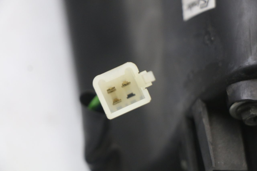 photo de RIGHT HEADLIGHT PEUGEOT GEOPOLIS RS 125 (2007 - 2009) - Fixing points details