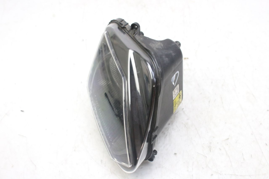 photo de RIGHT FRONT HEADLIGHT DERBI GPR 50 (2004 - 2009) - Zoom on usage condition