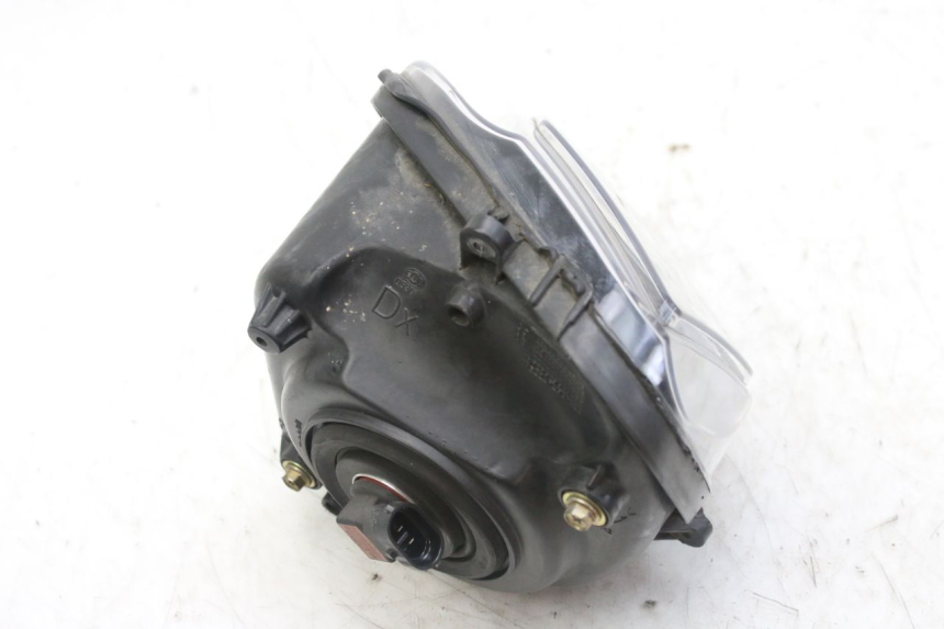 photo de RIGHT FRONT HEADLIGHT DERBI GPR 50 (2004 - 2009) - Technical close-up