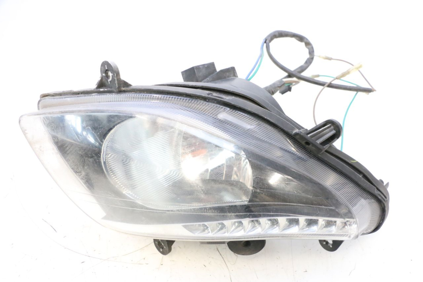 photo de RIGHT HEADLIGHT SYM GTS EVO 125 (2009 - 2013) - Technical close-up