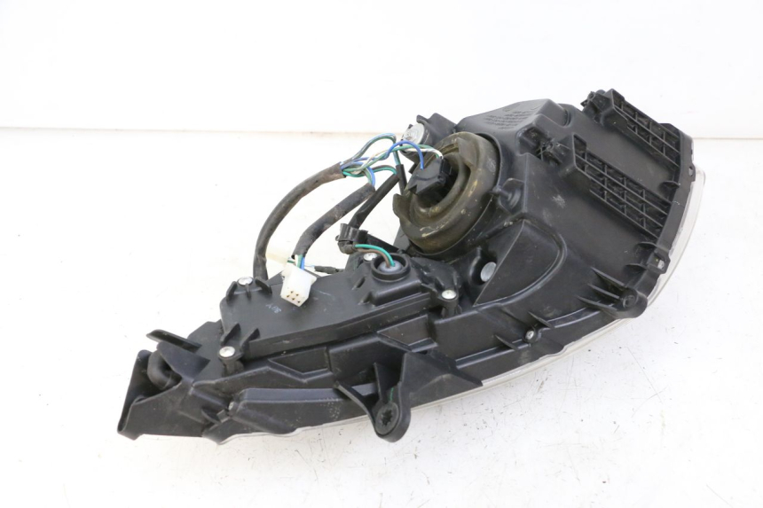 photo de RIGHT HEADLIGHT SYM JOYMAX 125 (2010 - 2017) - Surface and material condition
