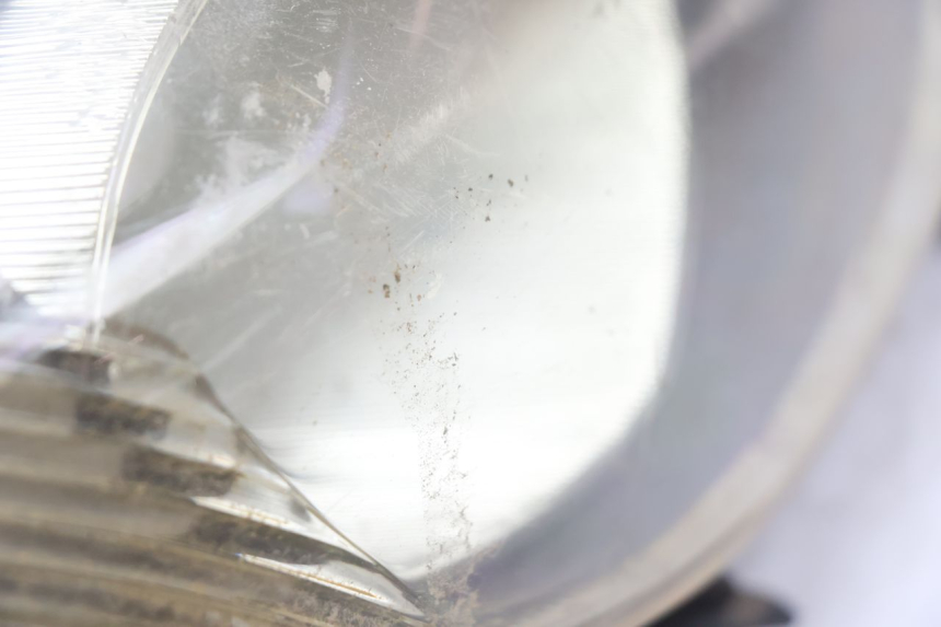 photo de RIGHT HEADLIGHT KYMCO MXU R 250 (2004 - 2010) - Technical close-up