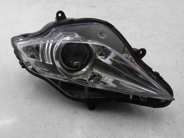 photo de RIGHT HEADLIGHT PEUGEOT GEOPOLIS 250 (2006 - 2008) - Main view