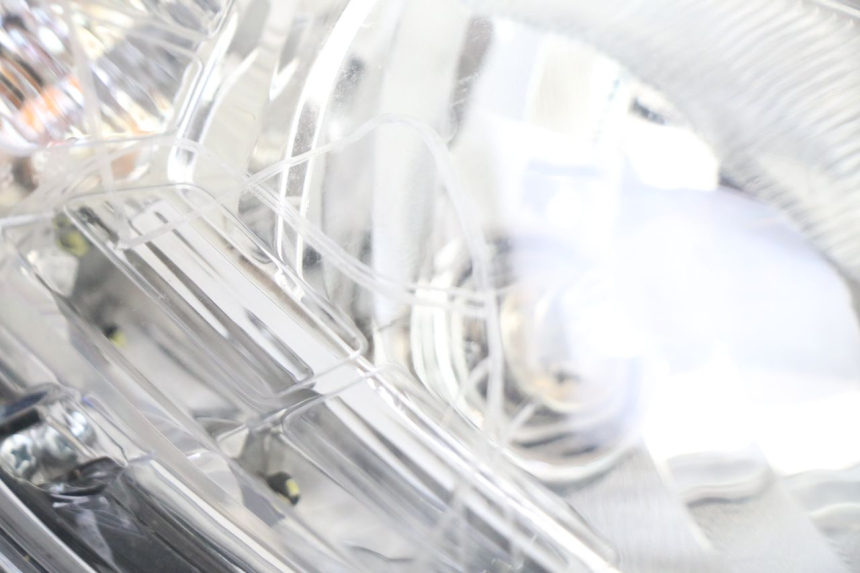 photo de RIGHT HEADLIGHT PEUGEOT SATELIS 125 (2013 - 2018) - Product overview