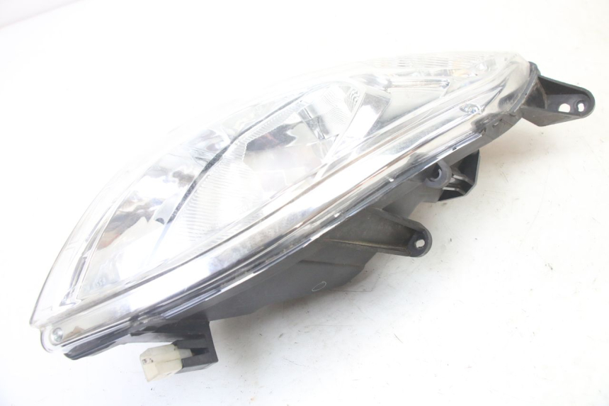 photo de RIGHT HEADLIGHT PEUGEOT SATELIS 125 (2013 - 2018) - Surface and material condition