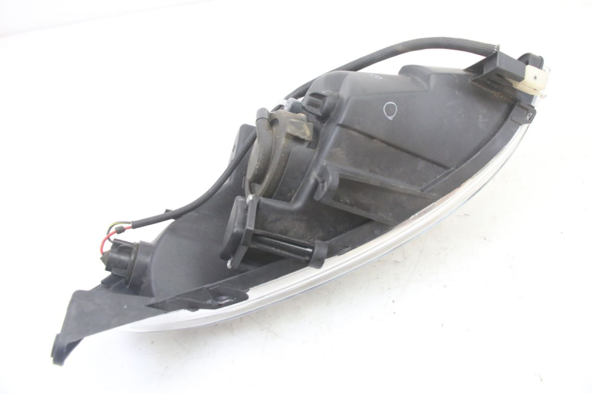 photo de RIGHT HEADLIGHT PEUGEOT SATELIS 125 (2013 - 2018) - Markings and original references