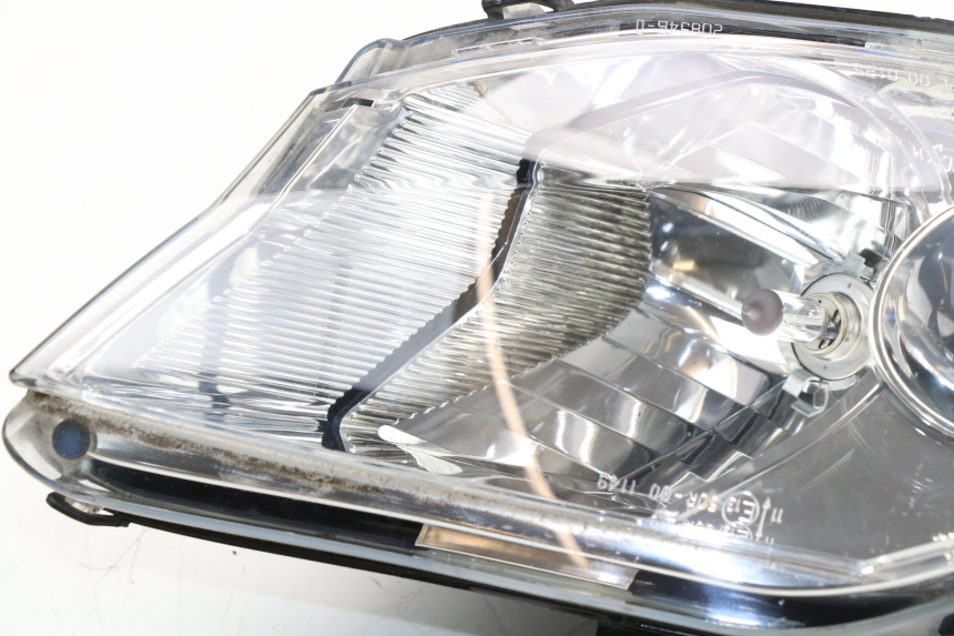 photo de RIGHT HEADLIGHT PEUGEOT SATELIS COMPRESSOR K15 125 (2006 - 2009) - Markings and original references