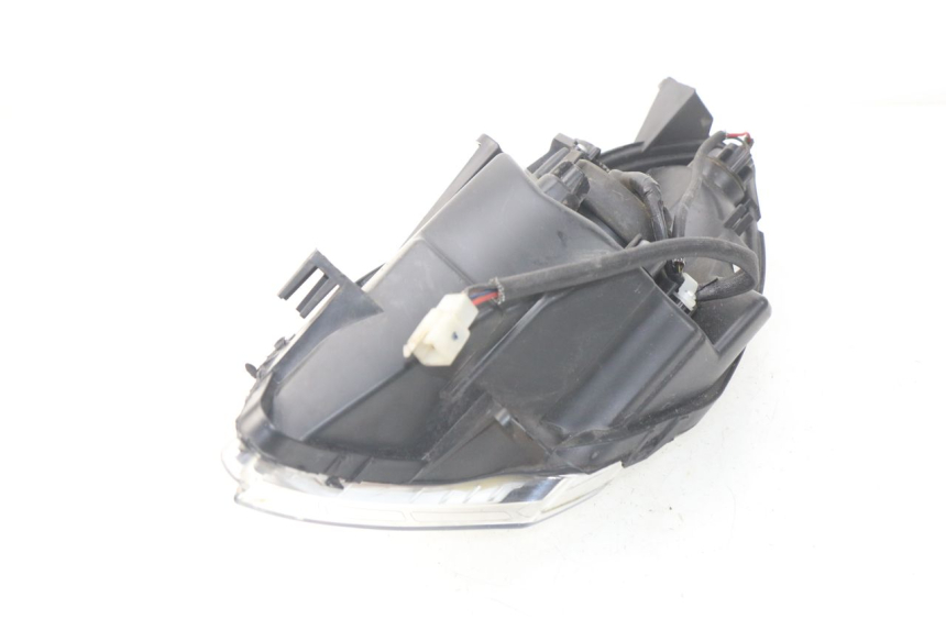 photo de RIGHT HEADLIGHT PEUGEOT SATELIS 300 (2012 - 2015) - Additional view of the item