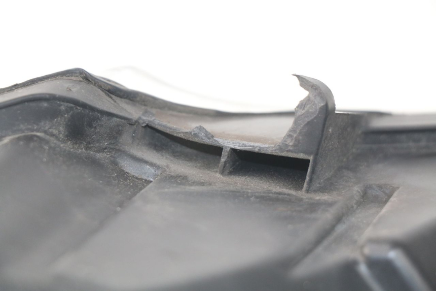 photo de RIGHT HEADLIGHT PEUGEOT SATELIS 300 (2012 - 2015) - Surface and material condition