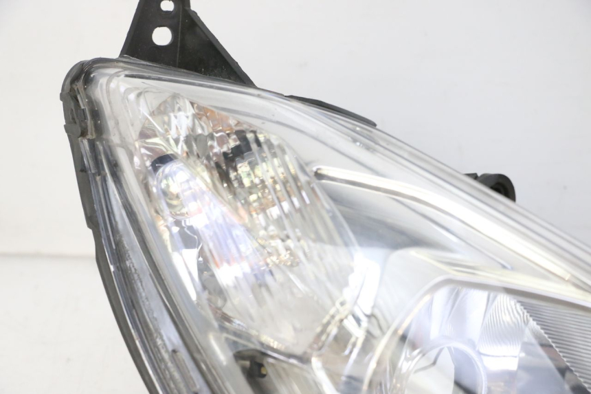 photo de RIGHT HEADLIGHT PEUGEOT SATELIS 125 (2013 - 2018) - Component zoom