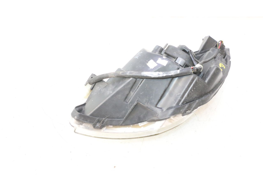 photo de RIGHT HEADLIGHT PEUGEOT SATELIS 125 (2013 - 2018) - Component detail