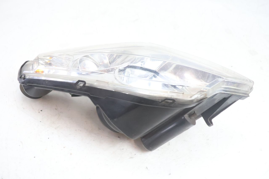 photo de RIGHT FRONT HEADLIGHT PEUGEOT SATELIS 125 (2006 - 2009) - Alternative perspective