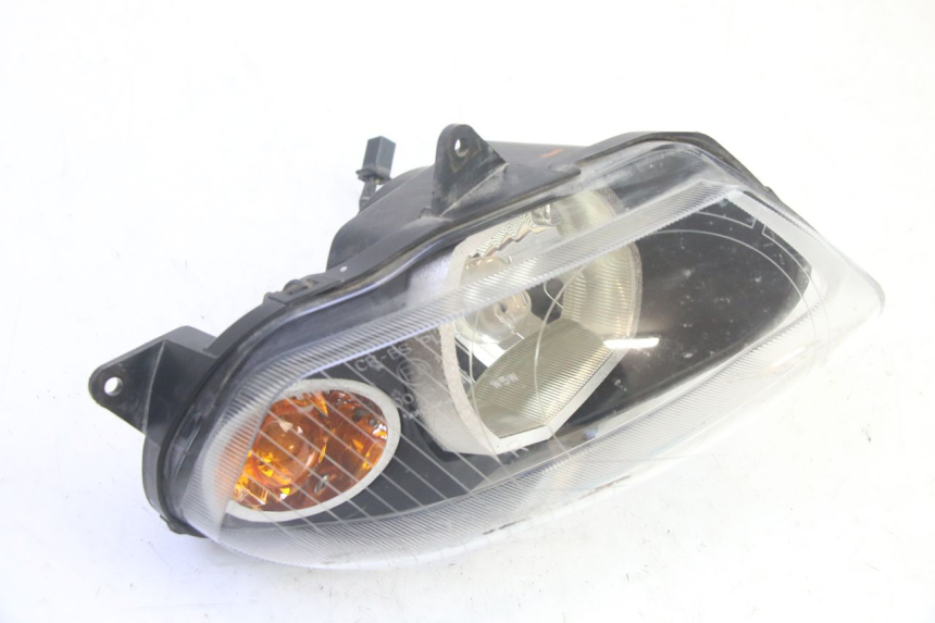 photo de RIGHT HEADLIGHT YAMAHA TZR 50 (2008 - 2016) - Component detail