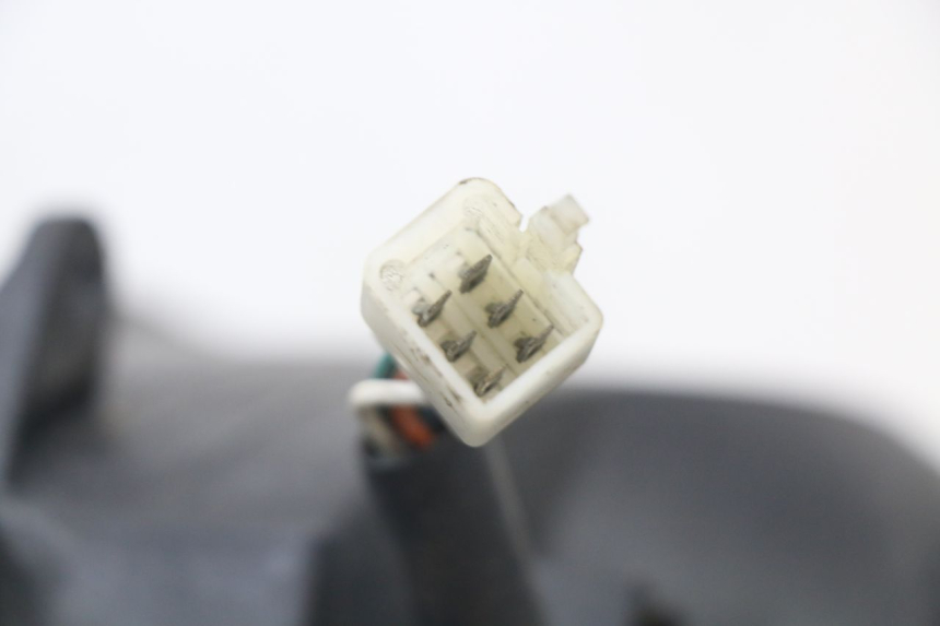 photo de FRONT HEADLIGHT PEUGEOT ELYSTAR 50 (2002 - 2014) - Fixing points details