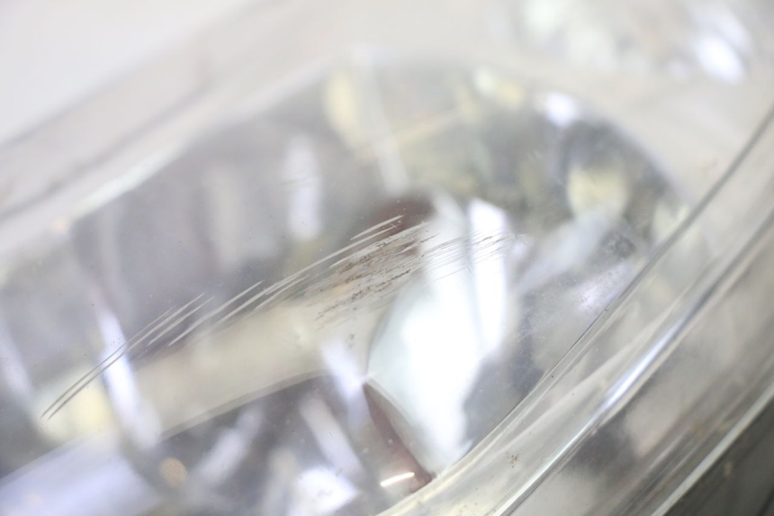 photo de FRONT HEADLIGHT PEUGEOT ELYSTAR 50 (2002 - 2014) - Zoom on usage condition