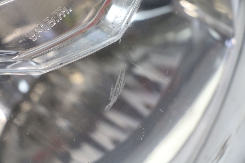 photo de FRONT HEADLIGHT PEUGEOT ELYSTAR 50 (2002 - 2014) - Technical close-up