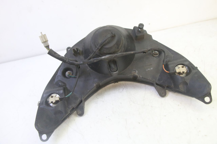 photo de FRONT HEADLIGHT PEUGEOT ELYSTAR 50 (2002 - 2014) - Surface and material condition