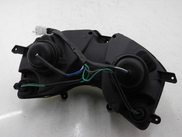 photo de HEADLIGHT EUROCKA MATADOR 4T 50 (2010 - 2016) - Surface and material condition