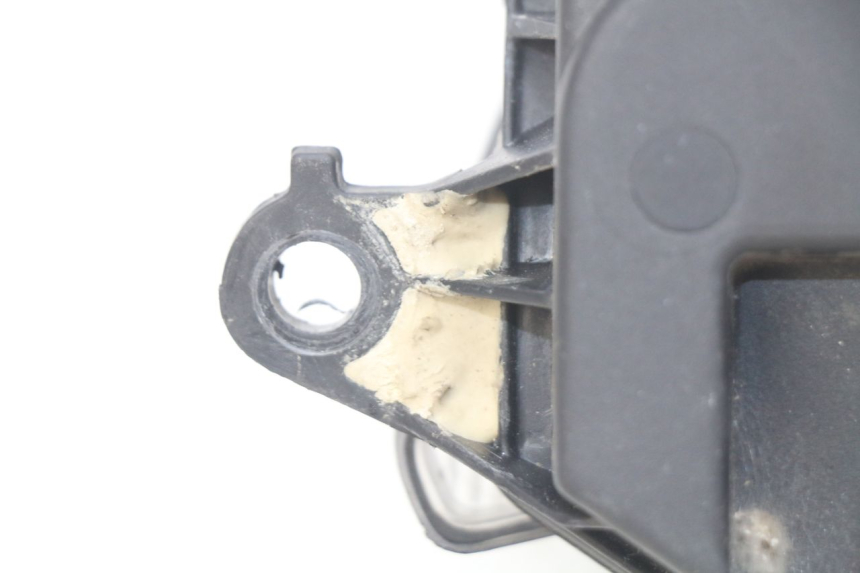 photo de FRONT HEADLIGHT HONDA FES PANTHEON 2T 125 (1998 - 2002) - Surface and material condition